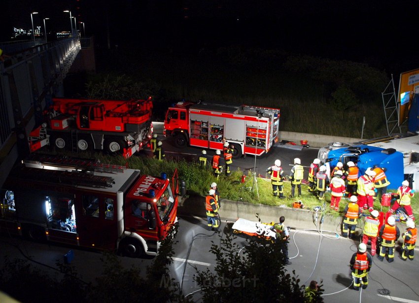 Einsatz BF Koeln PEINGEKLEMMT in Leverkusen P027.JPG